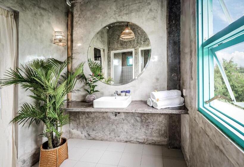 اتاق استاندارد چهار تخته, Good Mantra Studio