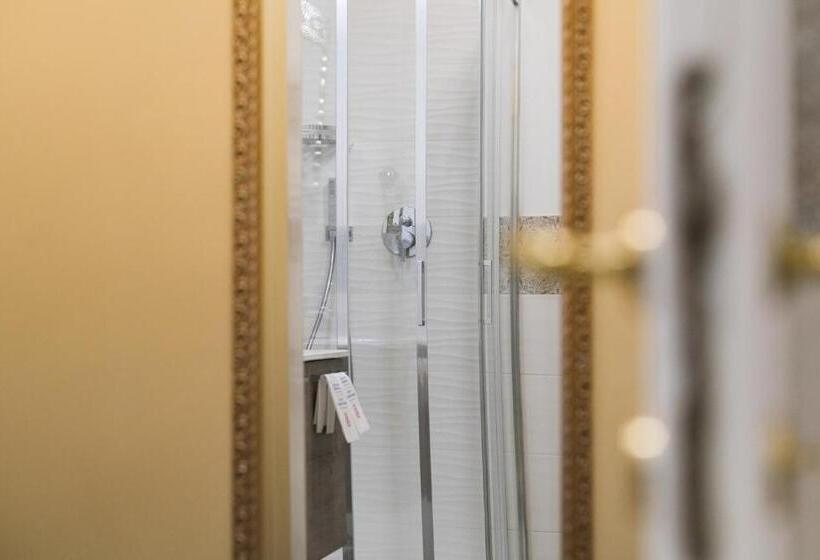 اتاق لوکس با تخت بزرگ, B&b Kingsman