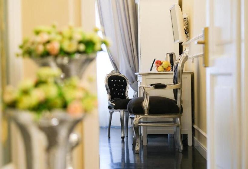 اتاق لوکس سه تخته, B&b Kingsman
