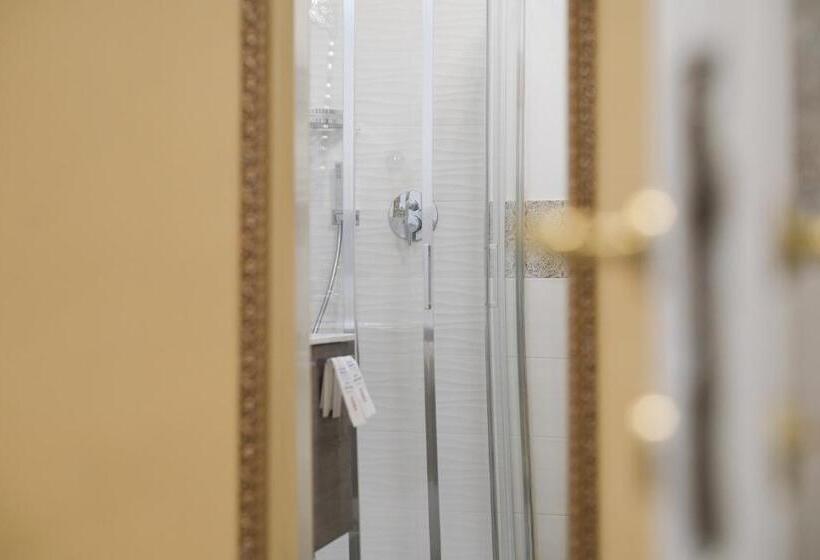 اتاق استاندارد با تخت بزرگ, B&b Kingsman