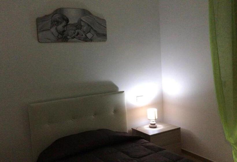 اتاق استاندارد یک نفره, Villa Carmen
