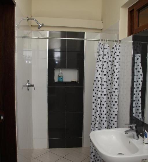 اتاق لوکس با بالکن و چشم‌انداز دریا, Golden Beach Resort A051