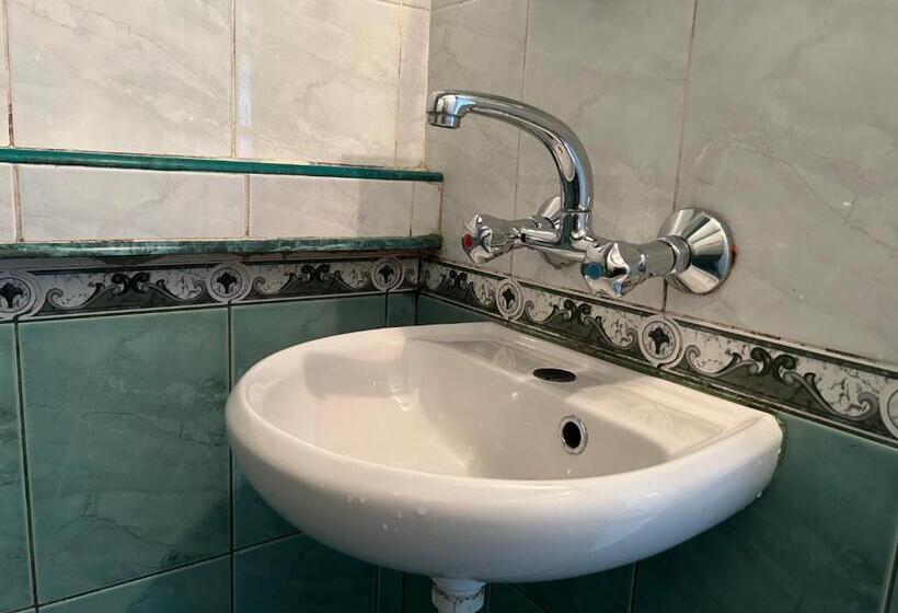 Economy Triple Room, морски полъх