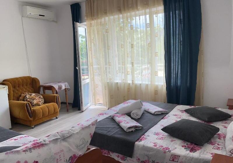 Economy Triple Room, морски полъх