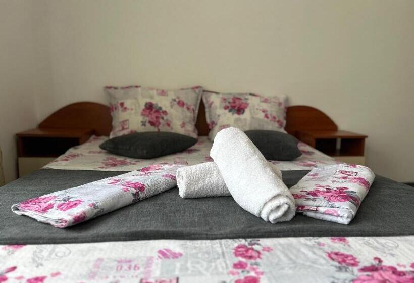 Economy Triple Room, морски полъх