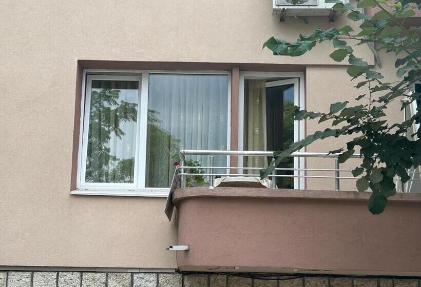Economy Triple Room, морски полъх