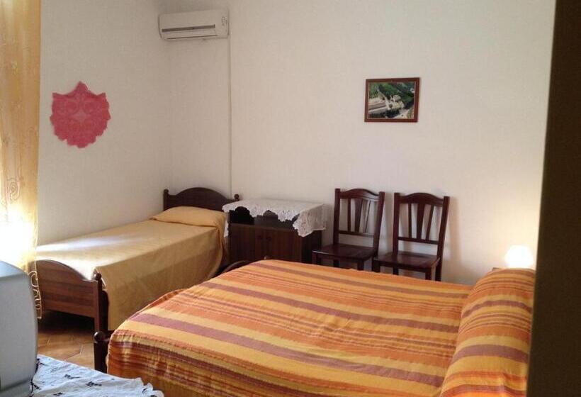 اتاق استاندارد, Agriturismo La Calabrisella