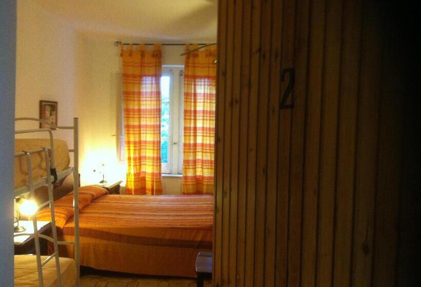 اتاق استاندارد چهار تخته, Agriturismo La Calabrisella