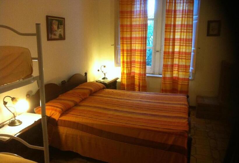 اتاق استاندارد چهار تخته, Agriturismo La Calabrisella