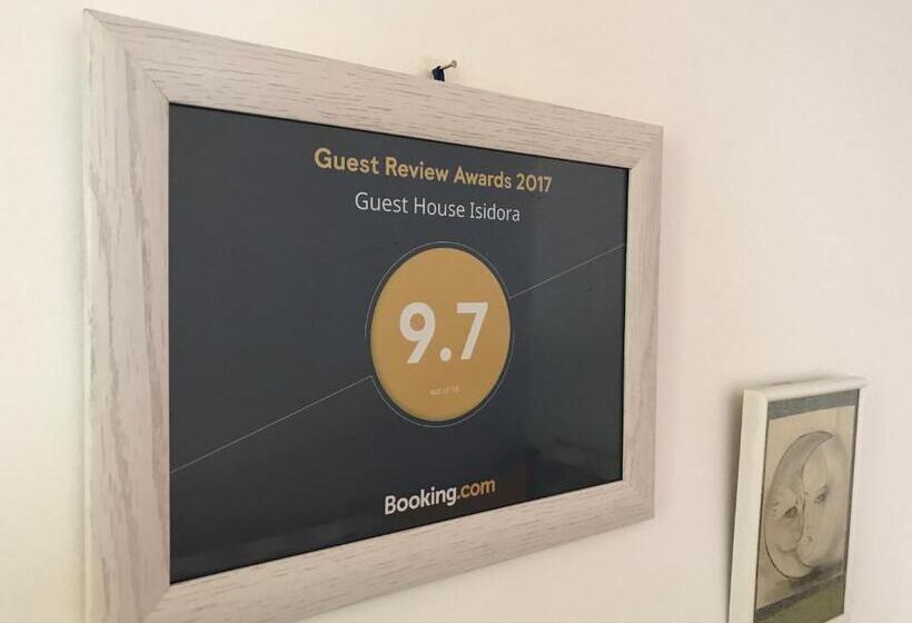استودیوی استاندارد, Guest House Isidora