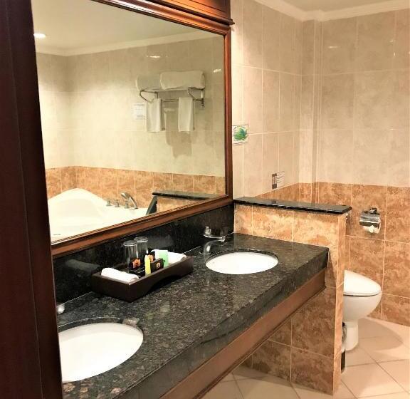 سوییت, Savannah Resort