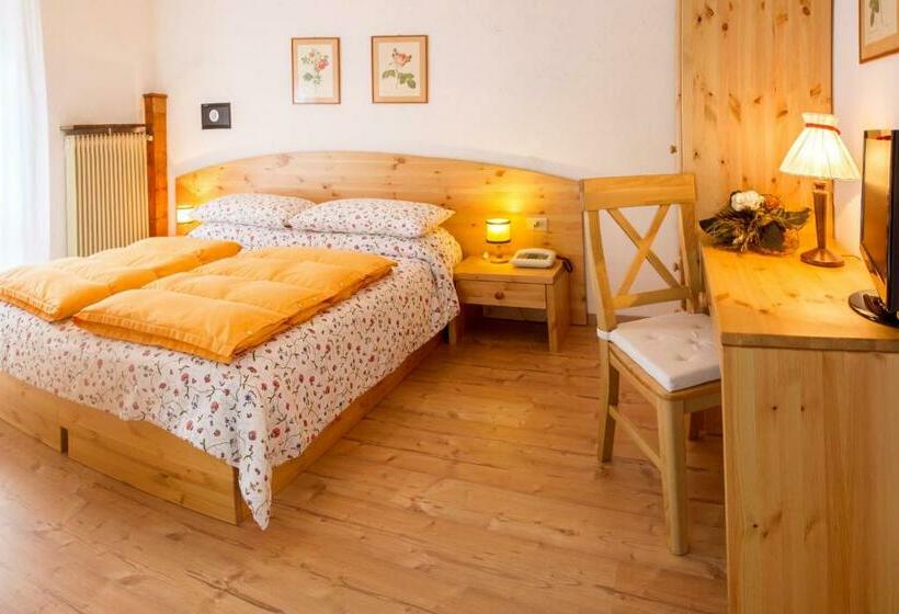 اتاق استاندارد با بالکن, Albergo Cavallino