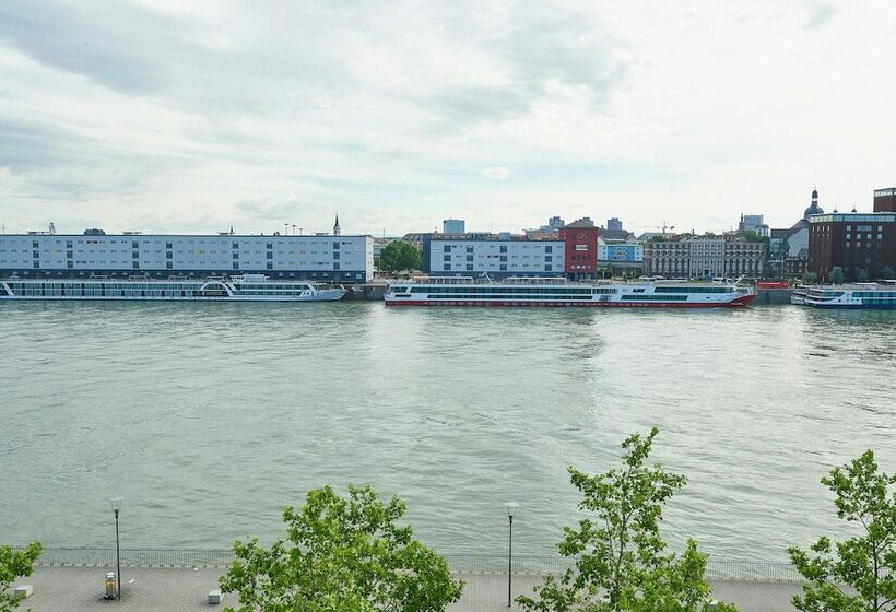 اتاق استاندارد با تخت دوبل, Moxy Ludwigshafen