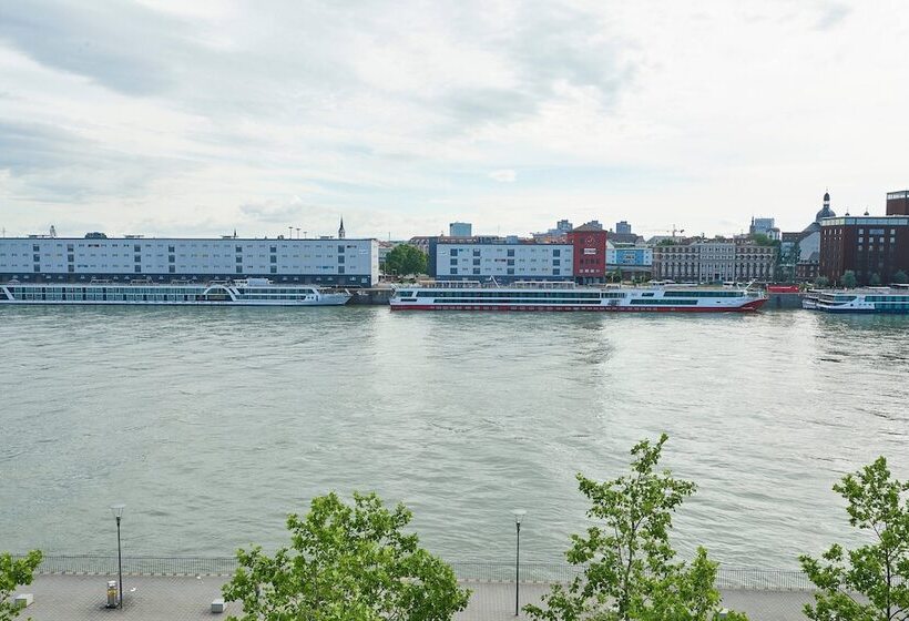 اتاق استاندارد با تخت دوبل, Moxy Ludwigshafen
