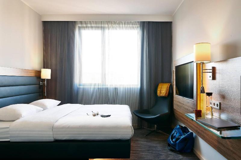 اتاق استاندارد با چشم‌انداز رودخانه, Moxy Ludwigshafen