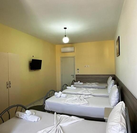 Economy Quadruple Room, St.pauli