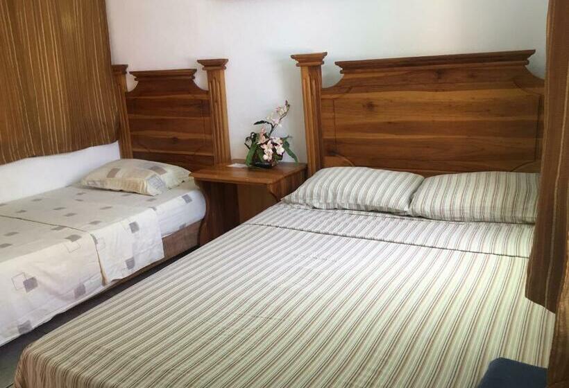 Economy Quadruple Room, Villa Prats