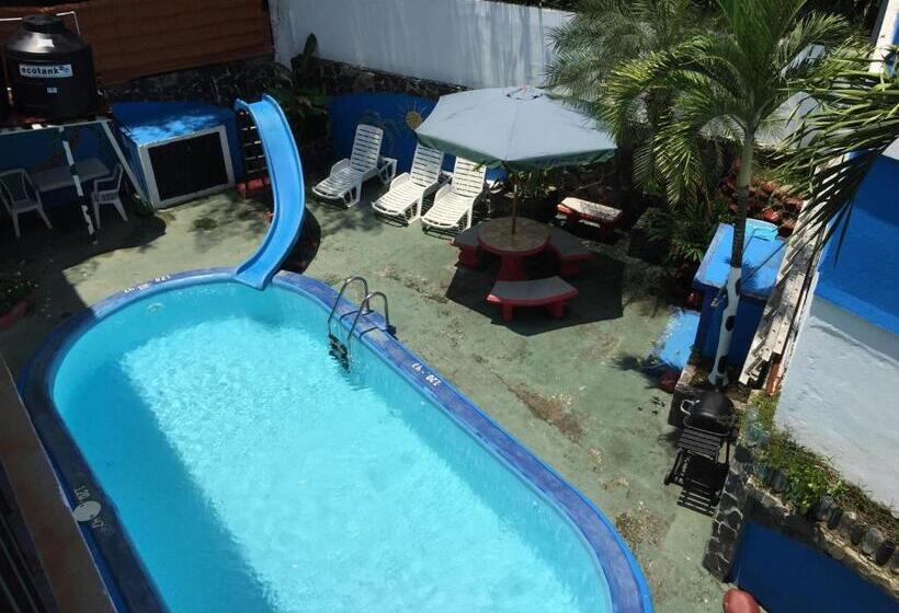 Economy Quadruple Room, Villa Prats