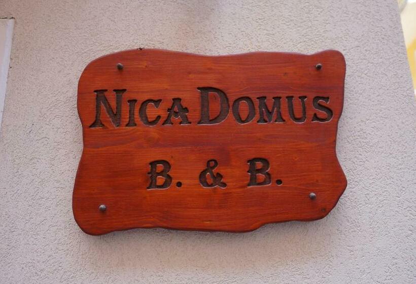 اتاق استاندارد با بالکن, Nicadomus B&b