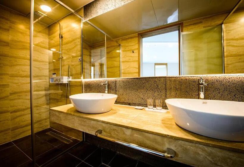 اتاق خانوادگی, Utop Ubless Hotel Jeju