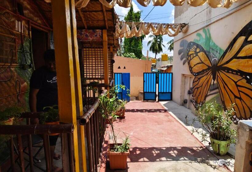 اتاق استاندارد, Temple Side Cottage