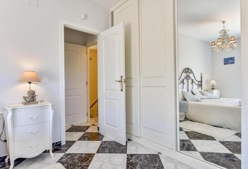 Дом 4 Спальни, Villa Fortuna   Apartamentos у Estudios Para Vacaciones Con Piscina Común, Calpe