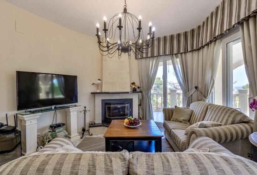 Дом 4 Спальни, Villa Fortuna   Apartamentos у Estudios Para Vacaciones Con Piscina Común, Calpe