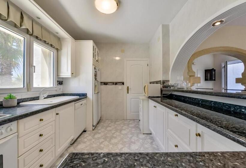 Дом 4 Спальни, Villa Fortuna   Apartamentos у Estudios Para Vacaciones Con Piscina Común, Calpe