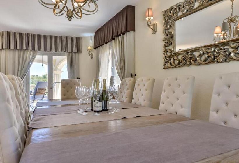 Дом 4 Спальни, Villa Fortuna   Apartamentos у Estudios Para Vacaciones Con Piscina Común, Calpe
