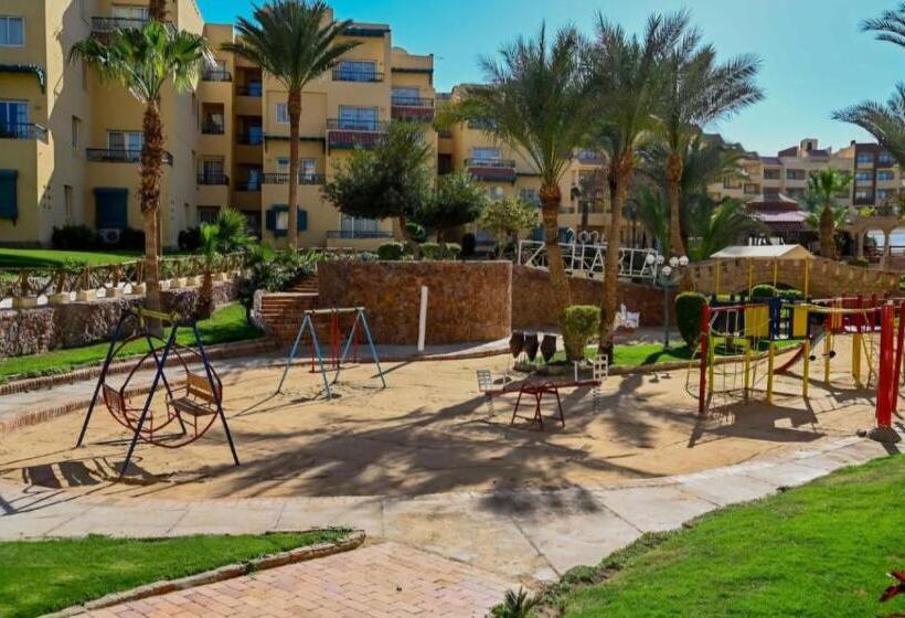 سوییت سوپریور با چشم‌انداز دریا, Tiba Golden Resort , Zahabia Down Town