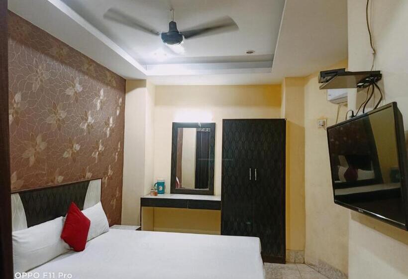 اتاق اکونومی یک تخته, Ambassador Inn
