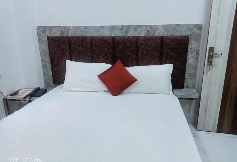 اتاق اکونومی یک تخته, Ambassador Inn