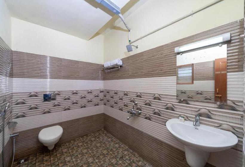 اتاق کلاسیک سه تخته, Oyo Rooms Golden Four Way Road Kanyakumari