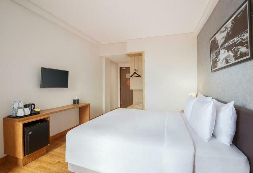 اتاق لوکس با چشم‌انداز باغ, Swissbelinn Luwuk