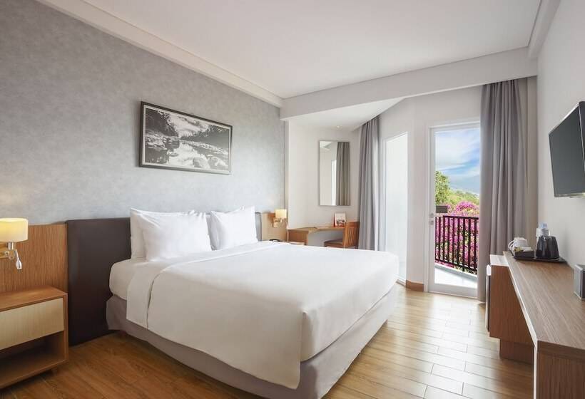 اتاق لوکس با چشم‌انداز دریا, Swissbelinn Luwuk