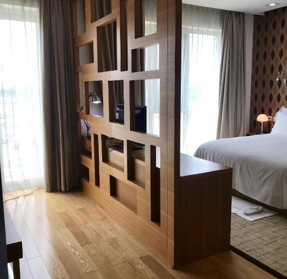 سوییت سوپریور, Pefaco Hotel Maya Maya