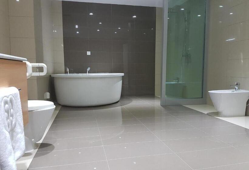 سوئیت پرزیدنت, Pefaco Hotel Maya Maya