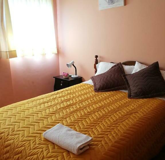 اتاق اکونومی یک تخته, Chapelet Hostal