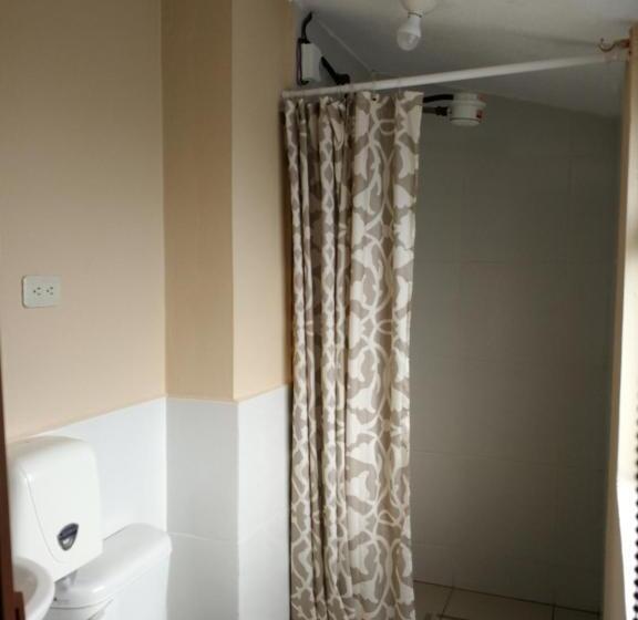 اتاق لوکس, Chapelet Hostal