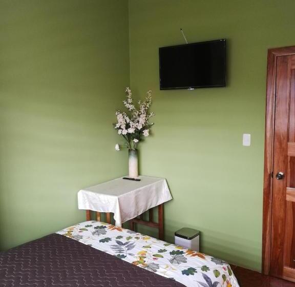 اتاق لوکس, Chapelet Hostal