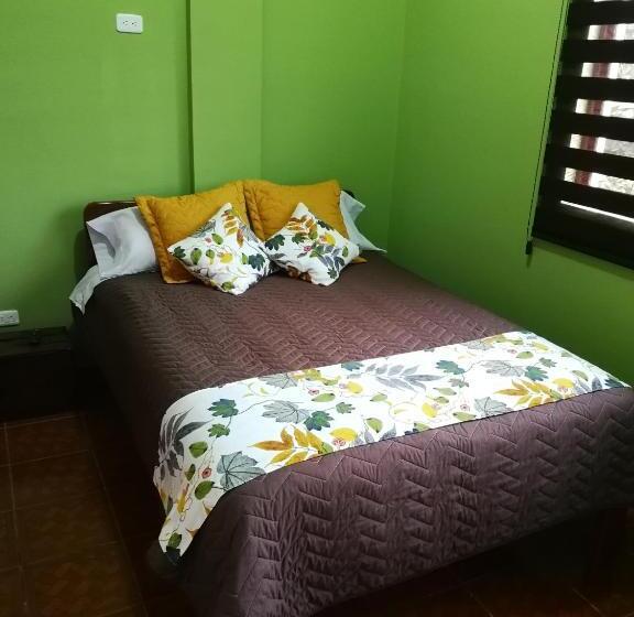 اتاق لوکس, Chapelet Hostal