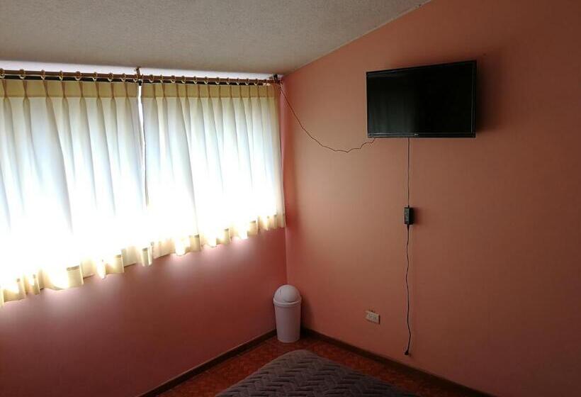 اتاق اکونومی, Chapelet Hostal