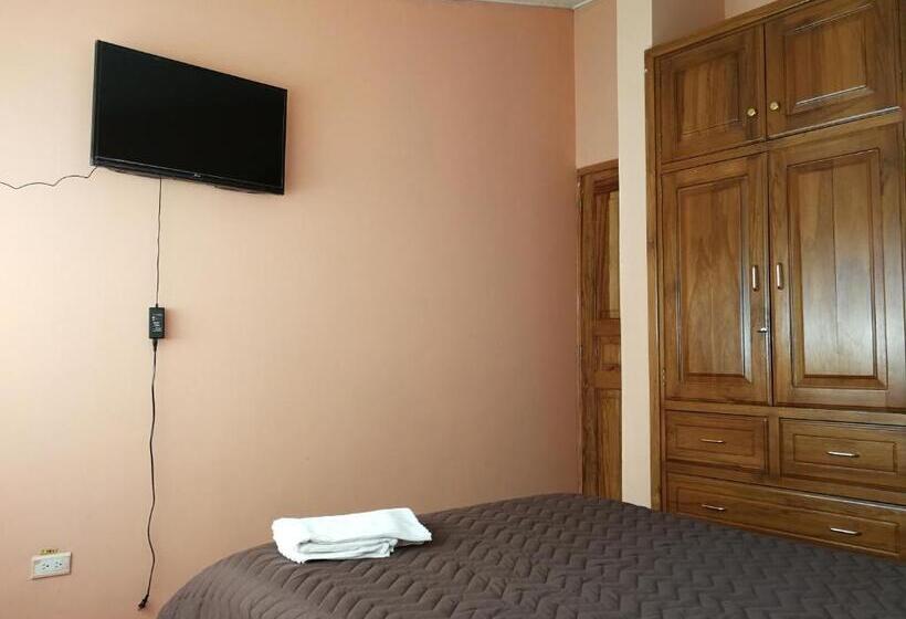 اتاق اکونومی, Chapelet Hostal