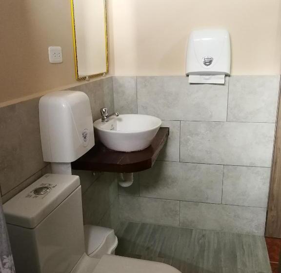 اتاق لوکس, Chapelet Hostal