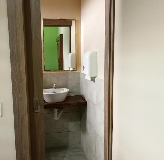 اتاق لوکس, Chapelet Hostal