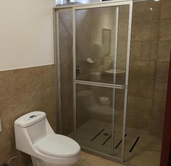 اتاق لوکس, Chapelet Hostal