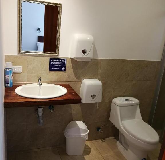 اتاق لوکس, Chapelet Hostal