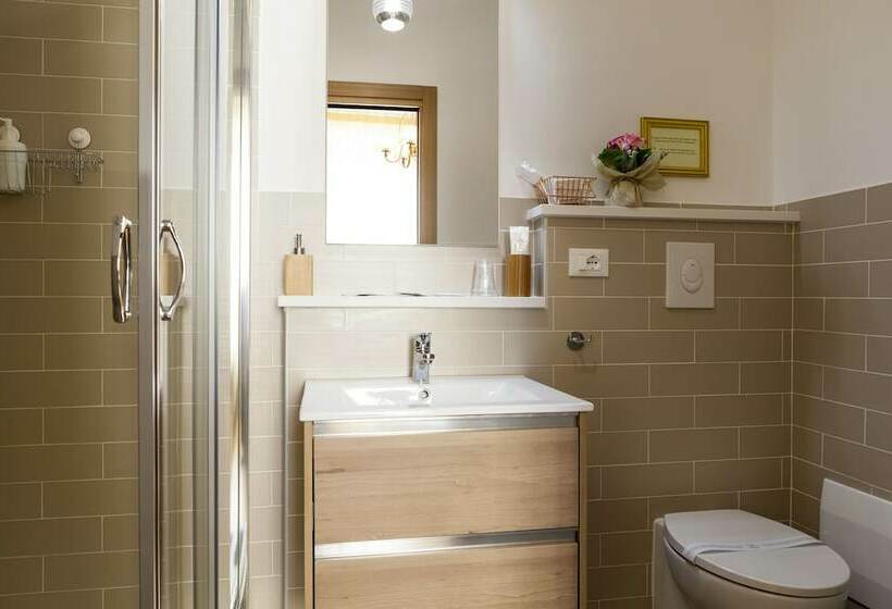 اتاق استاندارد, Regina Bed And Breakfast