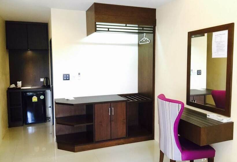 اتاق استاندارد با چشم‌انداز استخر, Green Adamas Resort Chumphon