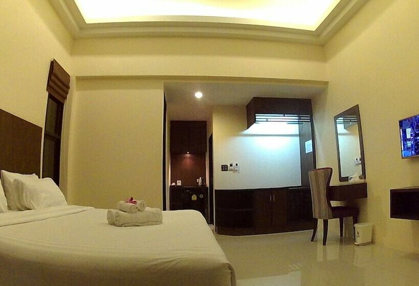 اتاق استاندارد با چشم‌انداز استخر, Green Adamas Resort Chumphon
